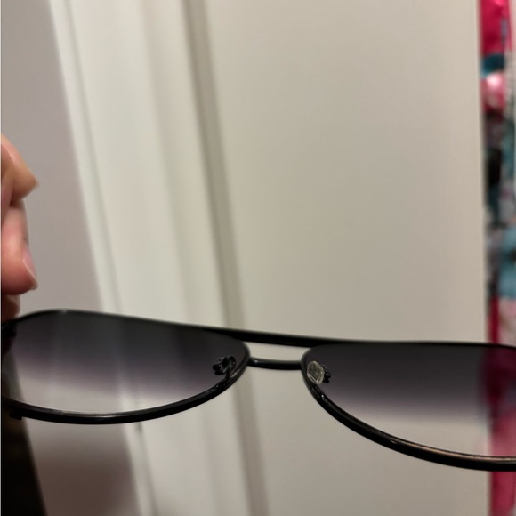 High Key Quay Sunglasses - Picture 7 of 8